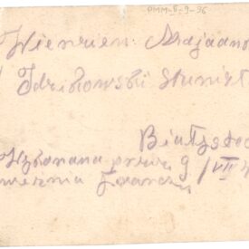 Rewers portretu Stanisława Idzikowskiego. Odręczny niezbyt czytelny napis wykonany granatową kredką: 'Więzień Majdanka Idzikowski Stanisław Białystok 9.VII.43 r.(45 r.) Wykonana przez więźnia Franczaka'